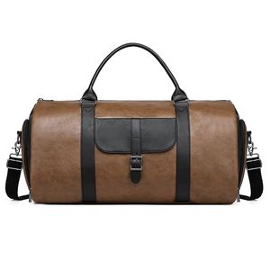 Sac de week-end classique en cuir marron élégant avec bandoulière réglable - Product Image 5