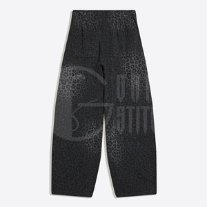 Conjunto deportivo unisex con estampado de leopardo, chaqueta con cremallera y pantalones acampanados de 2 piezas, estilo urbano con estampado animal. - Product Image 5