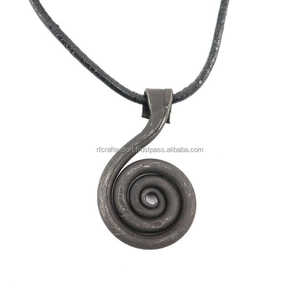 Collar de Metal de hierro forjado a mano de alta calidad, colgante en espiral Vintage rústico con forma geométrica para fiestas cristianas - Product Image 2