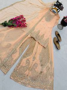 Traje Sharara de Diseñador Fox Georgette con Bordado de Lentejuelas Pesadas, Top y Dupatta Completamente Cosidos - Product Image 5
