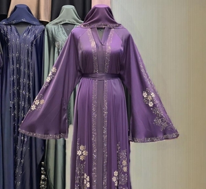 Soldes d'été : Abaya Modeste de Dubaï à Manches Longues, Perlée et Pailletée, Traditionnelle, Faite à la Main, pour Mariage, en Polyester Respirant, Col en V pour Femme - Product Image 1