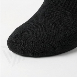 Chaussettes de Noël de luxe en tricot, motif Père Noël, respirantes, rayées, chaudes, douces, pour usage quotidien, décontractées, cadeau, couleur personnalisable, durables - Product Image 6