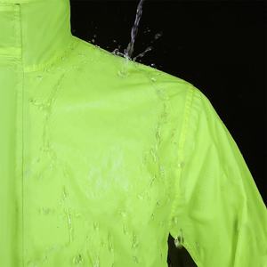 Combinaison de pluie légère pour moto avec design imperméable, ajustement réglable, veste à capuche, pantalon stable, matière respirante - Product Image 2