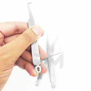 Pince à épiler RMI haute précision en acier inoxydable doré pour extensions de cils, avec pointe dentelée, longueur 10 mm, conception épaissie - Product Image 4