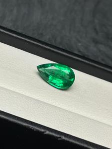 Piedra Preciosa Suelta de Esmeralda Verde Natural, Corte Pera, para Joyería - Product Image 1