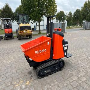 Dumper sobre orugas Kubota de alta eficiencia para transportar tierra, grava, arena y escombros en sitios de trabajo accidentados con excelente tracción. - Product Image 5