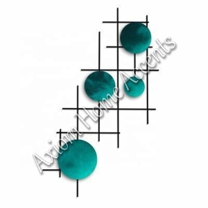 Grande sculpture murale en métal artisanale au design moderne et unique pour la décoration de la maison et du bureau par Axiom Home Accents - Product Image 2