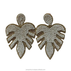 Boucles d'oreilles bohème feuille de perles de rocaille multicolore Monstera bijoux de déclaration motif de fleurs conception de plantes tropicales accessoires de mode - Product Image 1