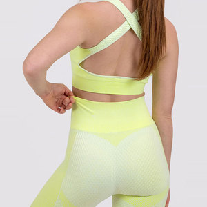 Ensemble de yoga 3 pièces personnalisé pour femme avec logo, respirant, séchage rapide, haute élasticité, tenue de sport et d'entraînement pour la gym - Product Image 6