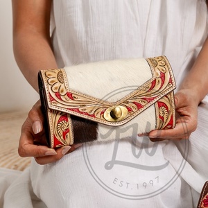 Hot Selling Women's Vintage Bohemian Style Genuine Leather Water Resistant Clutch Shoulder Bag Summer Fashion RFID Blocking - Product Image 1