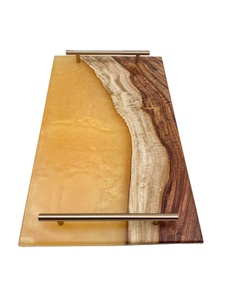 Bandeja de servicio de resina y madera de acacia de nuevo diseño personalizado con mango de metal para restaurante de hotel y cocina casera - Product Image 5