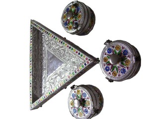 Plateau rectangulaire en métal émaillé argenté avec motif floral, décoration artisanale pour la maison, boîte à rafraîchisseur d'haleine - Product Image 4