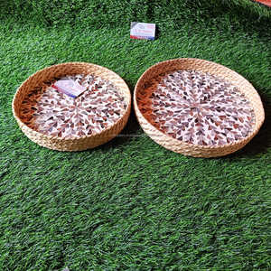 Juego de bandeja de ratán redonda de lujo asequible con diseño hecho a mano con incrustaciones de nácar para regalo de Eid Ramadán y Decoración elegante para el hogar - Product Image 3