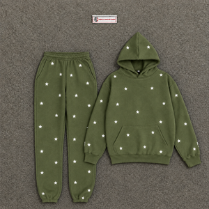 Ensemble de survêtement personnalisé pour homme avec imprimé étoile olive, comprenant un sweat à capuche et un pantalon de jogging, style streetwear décontracté et sportswear, fournisseur de vêtements en gros - Product Image 5