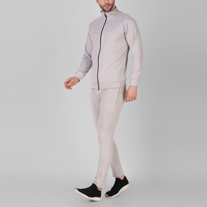 Survêtements en polyester en gros, vêtements de sport haut de gamme avec services de fabrication OEM et de personnalisation de marque - Product Image 1