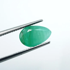 Gema de Esmeralda Facetada en Forma de Pera, 2.30ct, Gema Verde Natural de 11x7x4.5mm, Marca HAYAAT GEMS para Joyería, Origen Rajasthan - Product Image 4