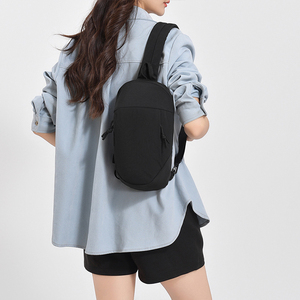 Bolso cruzado portátil para el pecho con material ligero e impermeable y correa de hombro ajustable para viajes deportivos y uso diario - Product Image 2