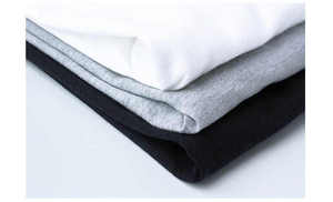 เสื้อยืดแขนสั้นสีพื้นเรียบง่ายแฟชั่นสีดำและสีขาวสำหรับผู้ชายและผู้หญิง ออกแบบโลโก้ตามสั่ง OEM - Product Image 2