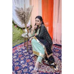 Conjunto de Traje de Gasa Verde Menta con Detalles Gotta Disponible en Talla XS - Product Image 1