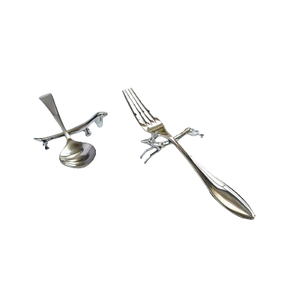Support à Couverts Moderne Fait Main en Métal Argenté, Repose-Baguettes Métallique pour Mariage et Décoration de Table - Product Image 3