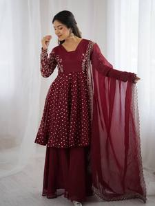 Ensemble Kurta Palazzo de Luxe en Soie Brodé avec Dupatta à Paillettes et Grand Volant, Grande Taille, Tenue Ethnique Festive pour Fêtes - Product Image 6