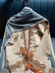 Kurti en mousseline imprimée élégante avec broderie et dentelle, palazzo et dupatta en georgette – Ensemble pour tous les jours et les fêtes - Product Image 4