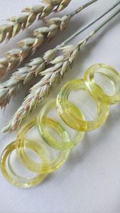 Bague en résine moderne avec un design artistique unique, cadeau pour elle - Product Image 6