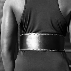 Ceinture de musculation en cuir véritable souple personnalisée, design professionnel réglable, entraînements quotidiens en salle de sport, sécurité en matière de fitness - Product Image 1