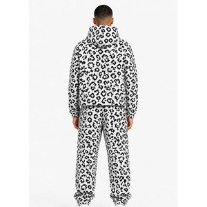 Ensemble de survêtement léger en nylon pour homme avec veste zippée à capuche et pantalon de jogging, imprimé léopard personnalisé par sublimation, style streetwear - Product Image 2