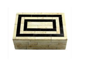 Caja de joyería clásica de resina hecha a mano, estilo único y atemporal, solución de almacenamiento compacta para joyas pequeñas y recuerdos - Product Image 1