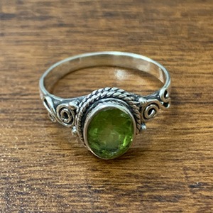 2.6 Grams <b>Peridot</b> Fashion <b>Ring</b> - Product Image 1