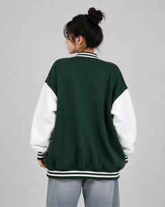 Veste universitaire marron avec manches crème, fermeture à boutons contrastés, col rabattu, vêtement d'automne pour femme - Product Image 4