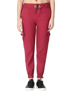 Pantalon cargo décontracté léger pour femme, taille élastique rouge avec cordon de serrage et poches latérales, idéal pour le printemps - Product Image 3
