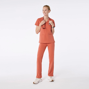 Tenues médicales pour femmes à manches courtes avec logo personnalisé, ensembles d'uniformes extensibles et respirants pour infirmières, blouses pour femmes, vêtements d'hôpital pour médecins - Product Image 1