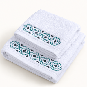Toalla de Rizo Bordada de Algodón Premium para Limpieza Facial y Corporal - Product Image 1