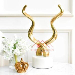 Décorations Sculpture en métal au design unique pour la décoration de bureau Meilleure vente Sculpture de table abstraite pour le salon - Product Image 2