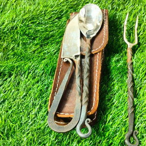 Juego de cubiertos medievales, accesorios rústicos para la cena con un diseño resistente para comidas al aire libre y viajes de camping - Product Image 2