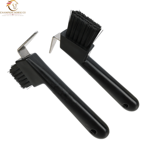 Cepillo multifuncional para limpieza de pezuñas de caballo, raspador de pezuñas, cepillo con gancho para caballo, suministros de establo personalizables - Product Image 1