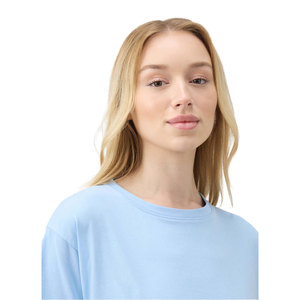 Solid Trader Luxury Quality Ultra Soft Durable Seamless Finish Minimalist Solid Color Elegant Classic Women Tee Shirt - Product Image 4