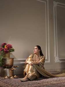 Exclusif et tendance pour la saison des mariages : Ensemble haut brodé, salwar et dupatta, haut palazzo de mariage - Product Image 3