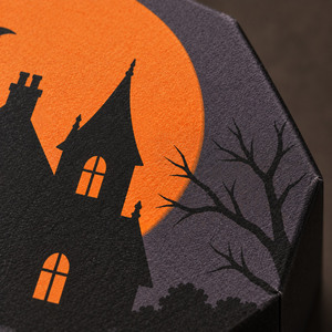 Boîte cadeau octogonale d'Halloween avec motif maison hantée, en carton rigide imprimé UV, artisanale, découpée à la main - Product Image 3