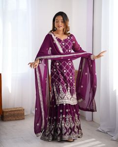 Magníficos Trajes Palazzo de Faux Georgette, Ropa de Fiesta de Diseñador, Top de Faux Georgette con Hilo y Lentejuelas, Palazzo y Dupatta - Product Image 1
