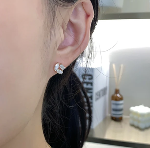 Boucles d'oreilles clous en or massif 14K plaqué rhodium avec diamants de laboratoire taille marquise 1,80 carat au total, de luxe pour femme, pour mariage - Product Image 1