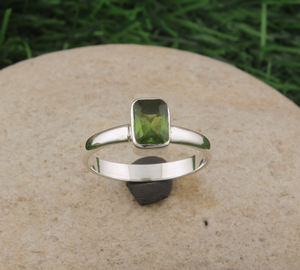Anillo Solitario de Plata de Ley 925 con Peridoto Natural, Joyería Clásica para Bodas y Fiestas, Piedra de Nacimiento de Agosto, Gema Verde de Corte Simple - Product Image 2