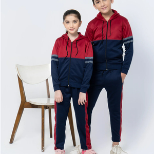 ชุดวอร์มพรีเมียม TRENDION APPARELS ชุดวอร์มเด็ก ชุดวอร์มมีฮู้ด ชุดกีฬาแบบกำหนดเอง เสื้อฮู้ดซิป กางเกงจ็อกเกอร์ ขายส่งแบบ OEM - Product Image 5