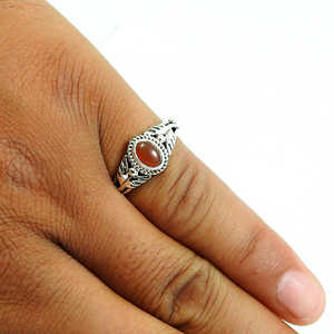 แหวนเงินแท้ 925 ดีไซน์หรูหรา สำหรับทั้งชายและหญิง ประดับด้วยพลอยคาร์เนเลียนทรงรีธรรมชาติ ทำด้วยมือ จำหน่ายในราคาขายส่ง - Product Image 2
