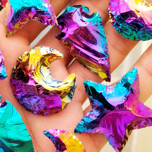 Set de Tallado de Obsidiana con Recubrimiento Aura en Formas Mixtas |   Colgante de Piedra con Forma de Corazón, Luna, Estrella y Punta de Flecha |   Cristales Multicolores al por Mayor de la India - Product Image 4