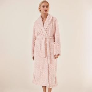 Peignoir Doux et Absorbant avec Logo Brodé Élégant, Conçu pour la Maison, l'Hôtel, le Bien-être et le Spa - Product Image 4