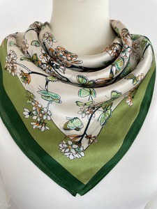 Foulard bandana en satin de soie ethnique personnalisé, réutilisable, écologique, lavable en machine, accessoires pour enterrement de vie de jeune fille et fêtes de mariage - Product Image 5