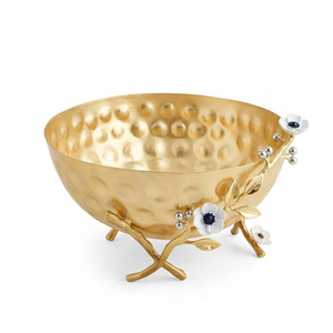 Bol de centre de table créatif en métal doré avec accent floral, parfait pour servir des collations - Product Image 3